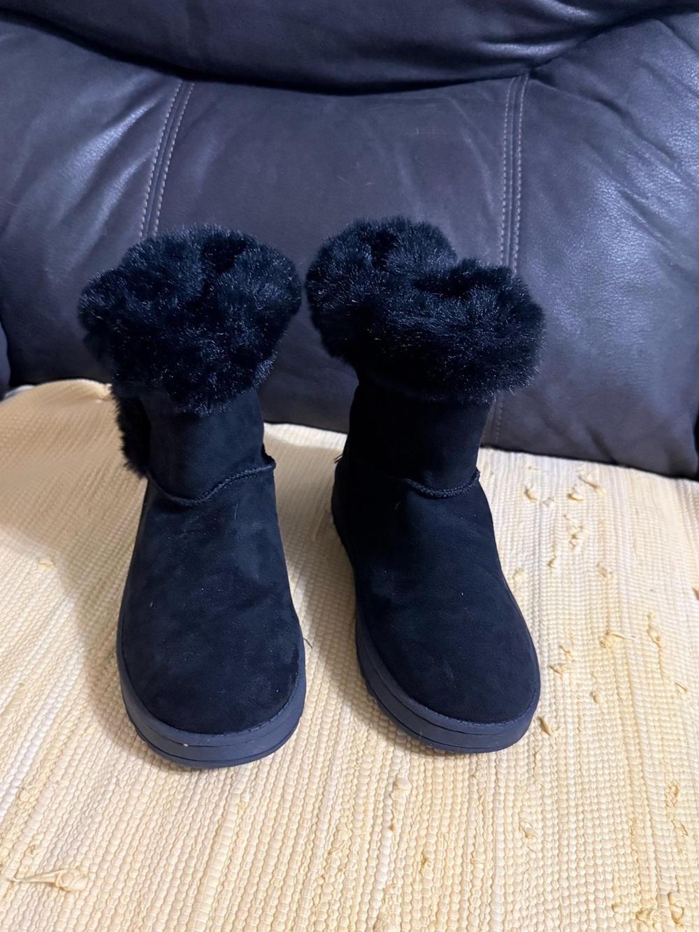 Black Faux-Fur Winter Booties - Girls’s Cozy Short Boots